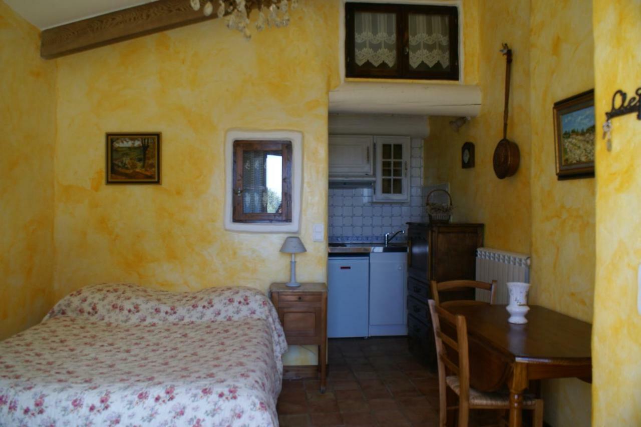 Chambre D'Hotes La Chenaie Венаск Екстериор снимка